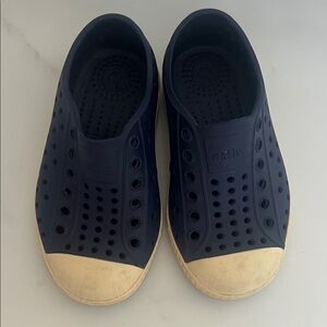 Native Kids Water Shoes - Dark Blue and Beige